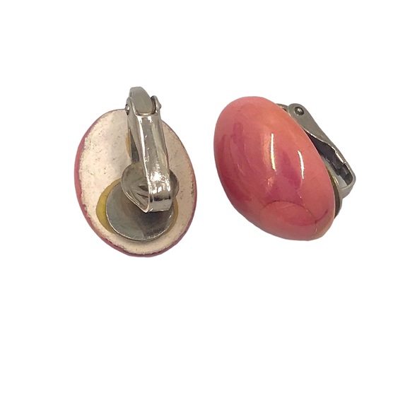 Vintage Resin Pink Oval Clip On Earrings - Picture 1 of 4